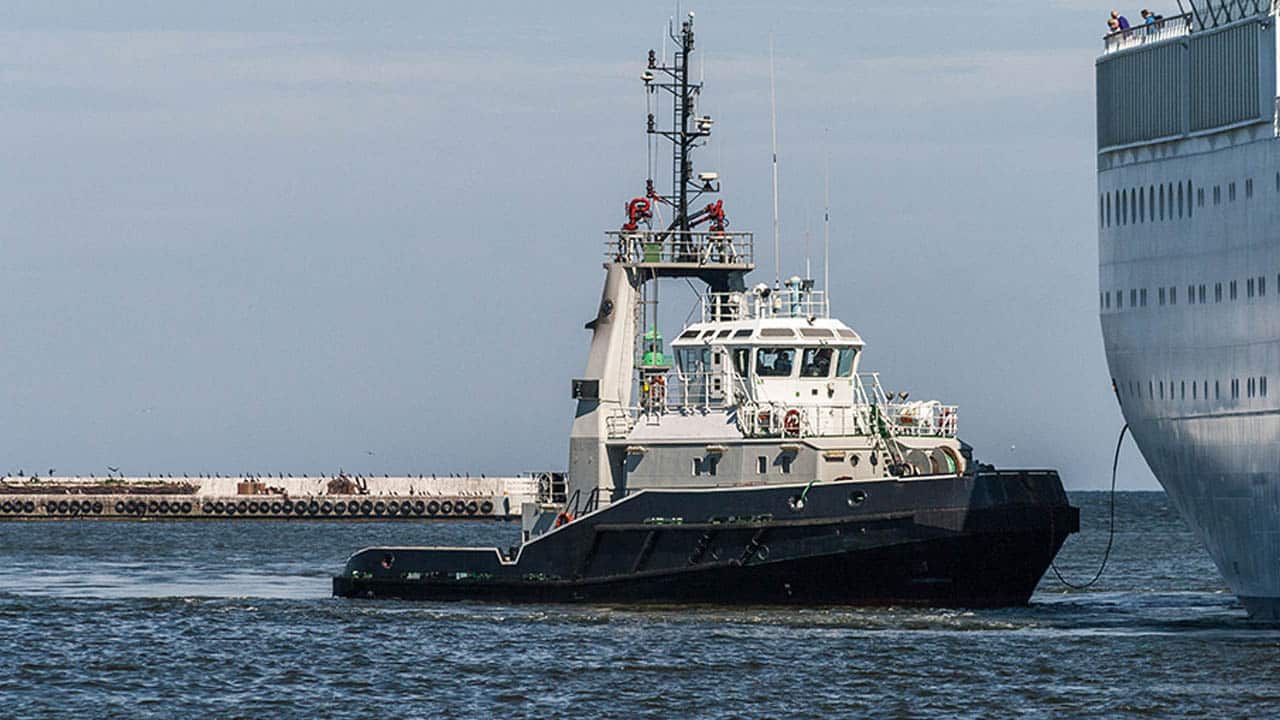 Mooring incident I: Operation with a tugboat