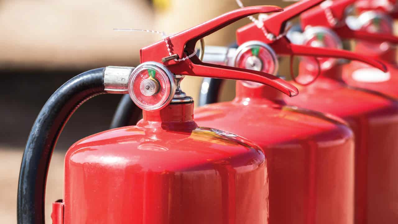 Ship’s SOLAS Training Manual (FFE) - Part I: Theory of fire & Fire extinguishment (Operational)